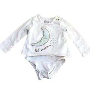 ❤️ JESSICA SIMPSON Lil’ Moon Onsie Size 6